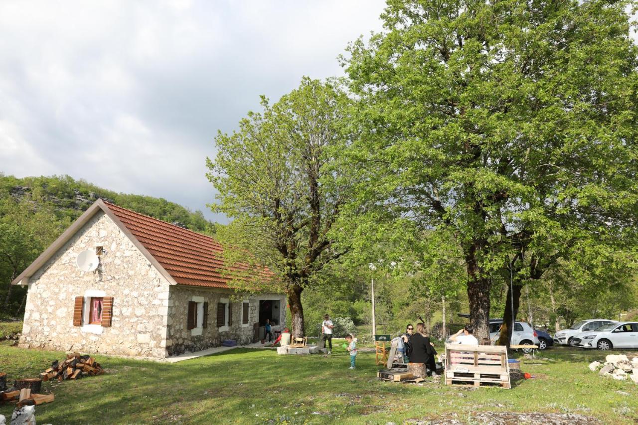 Lake House 'Vilin Konak' Nikšić エクステリア 写真