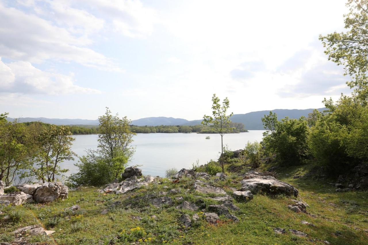 Lake House 'Vilin Konak' Nikšić エクステリア 写真